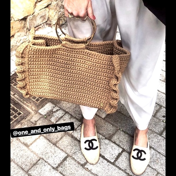 One and Only Crochet Ring Handle Tote once owned by @taramilktea ⭐️ Caramel - Picture 13 of 13